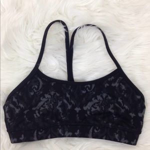 Lululemon Athletic Workout Tank Top Bra Camo Sz 4